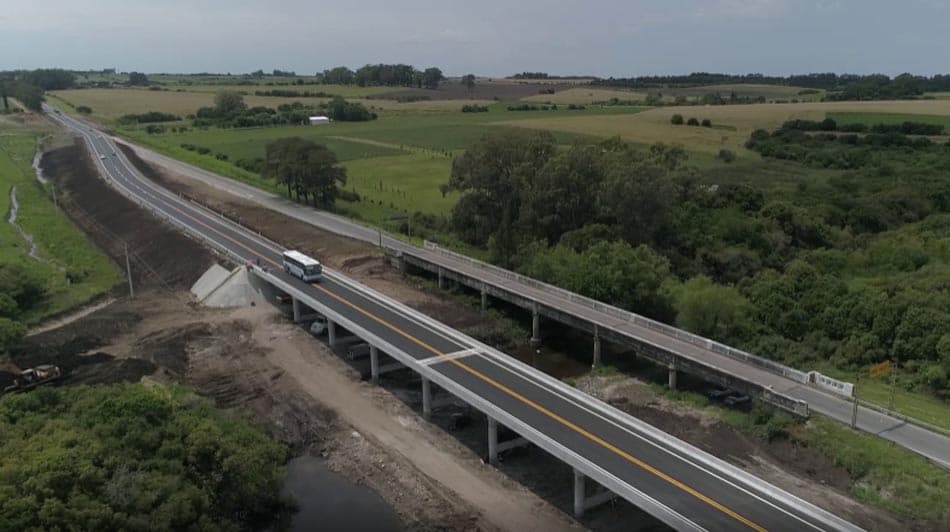 Nuevo puente sobre arroyo Riachuelo