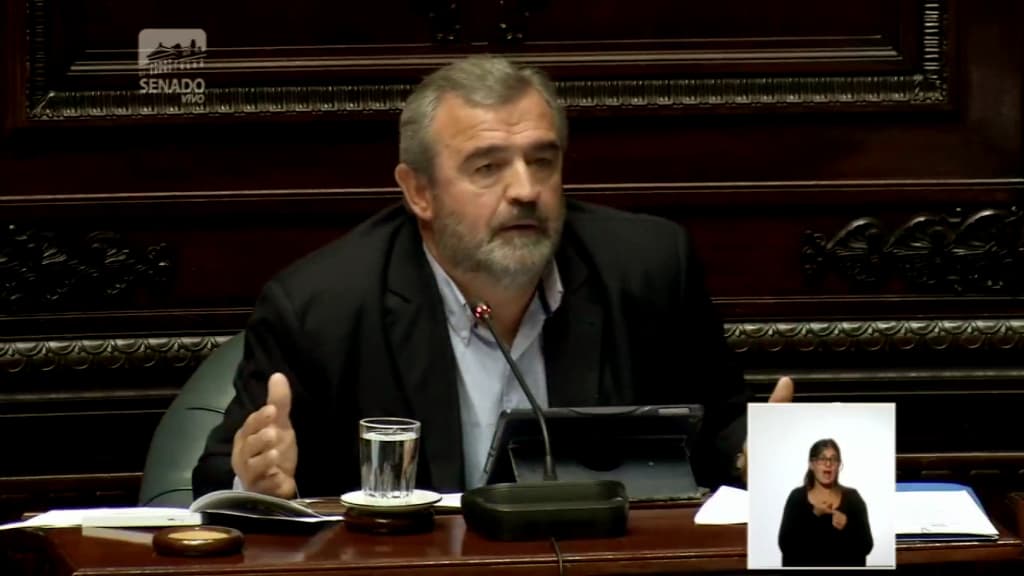 Larrañaga pide militares en la calle