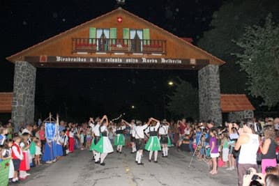 A COLONIA SUIZA: vienen desde Colombia, Chile, Perú, Brasil, Paraguay.