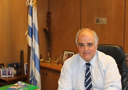 Sesión de Senadores: expulsión de Penadés