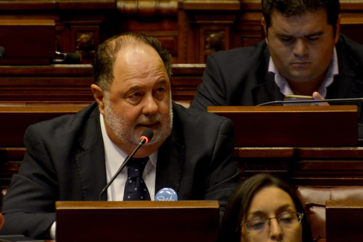 Roselli votará negativo fondos de UTE a Rentas