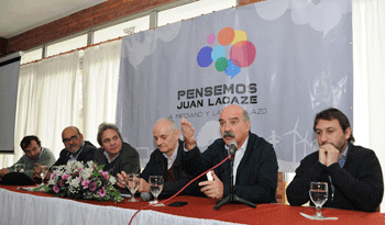 Se realizó el Foro PENSEMOS JUAN LACAZE