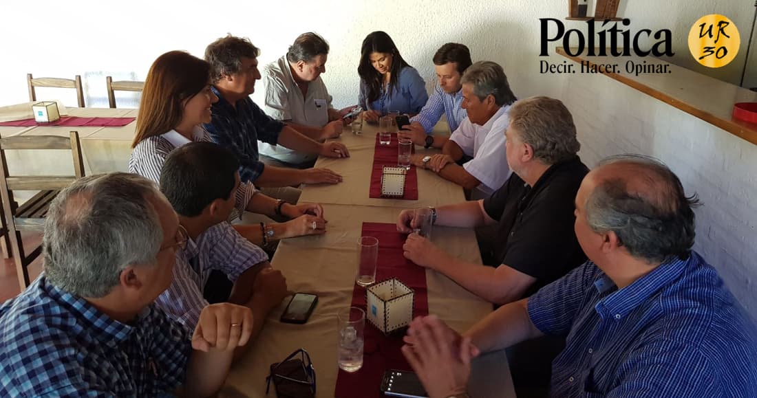 Grupo de Intendentes y 30 alcaldes juntos