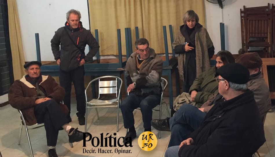 Diputada Santalla con vecinos de El General en la Intendencia