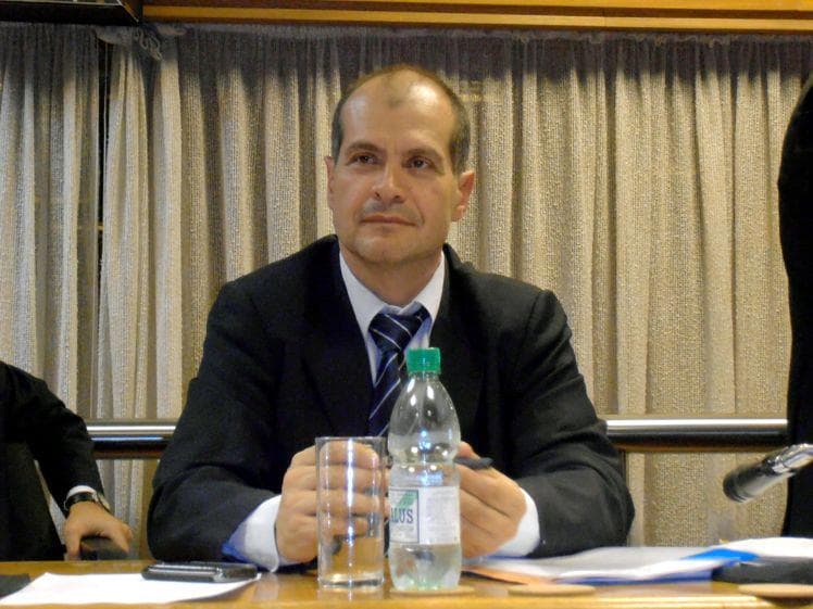 Viviano renunció al directorio del INISA