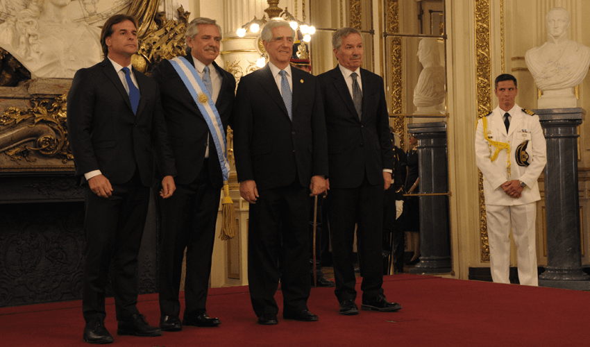 Vázquez y Lacalle Pou con Alberto Fernández