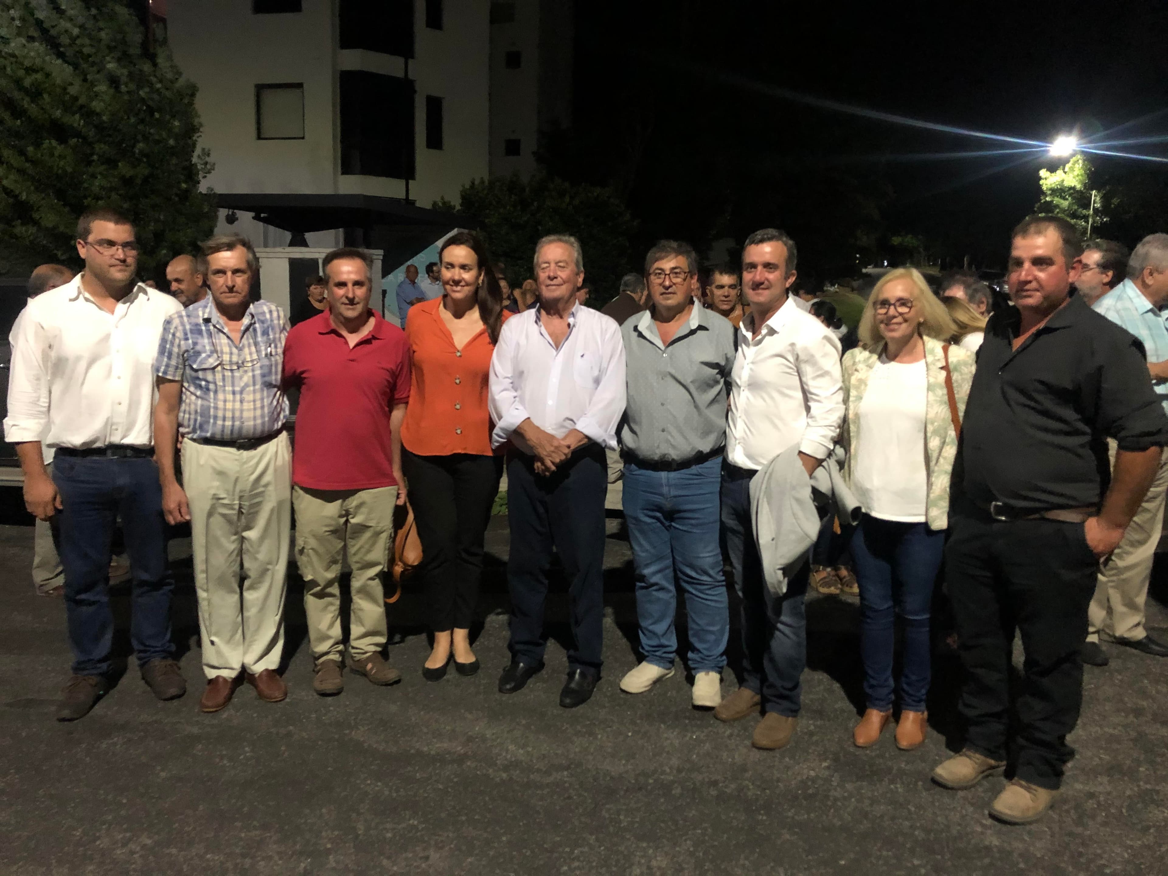 Grupo De Lima y dirigentes con Moreira
