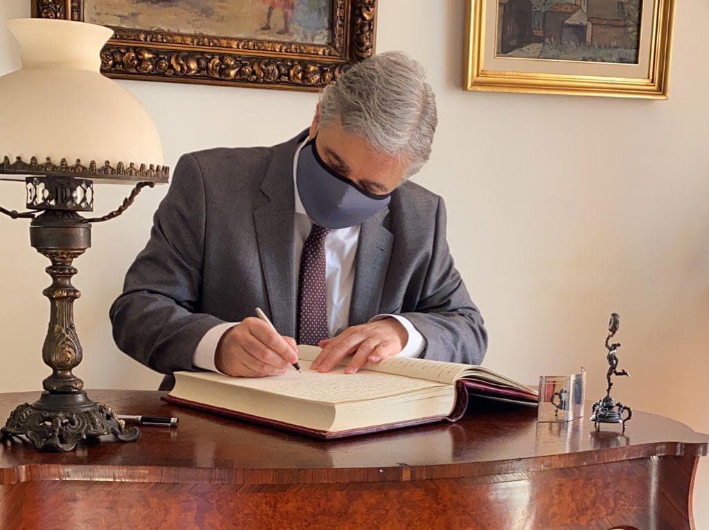 Bustillo va al Parlamento por TLC con China