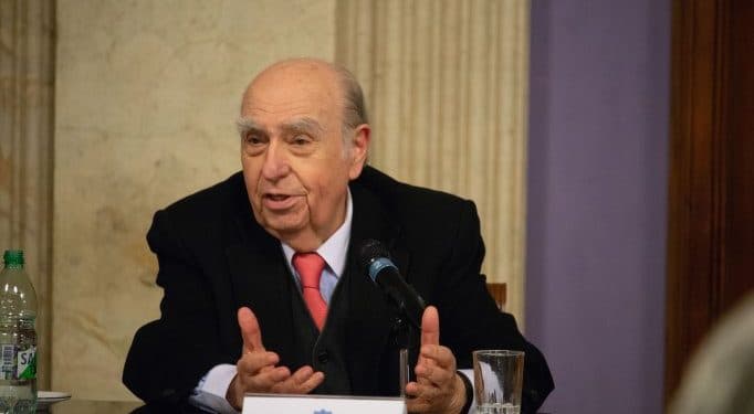 Sanguinetti: "Oposición sin límites"