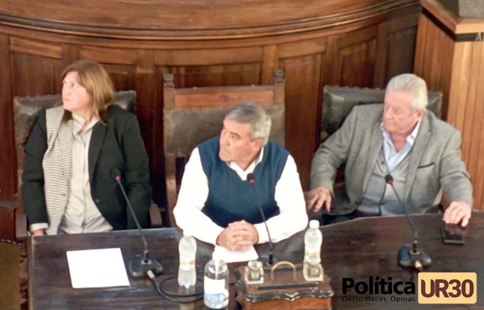 Moreira en la Sesión de Junta por 50 años del Golpe: "viva el Uruguay democrático"
