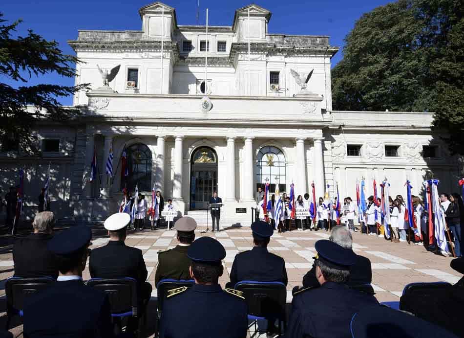 Colonia: se conmemoró 193° aniversario de la Jura de la Constitución