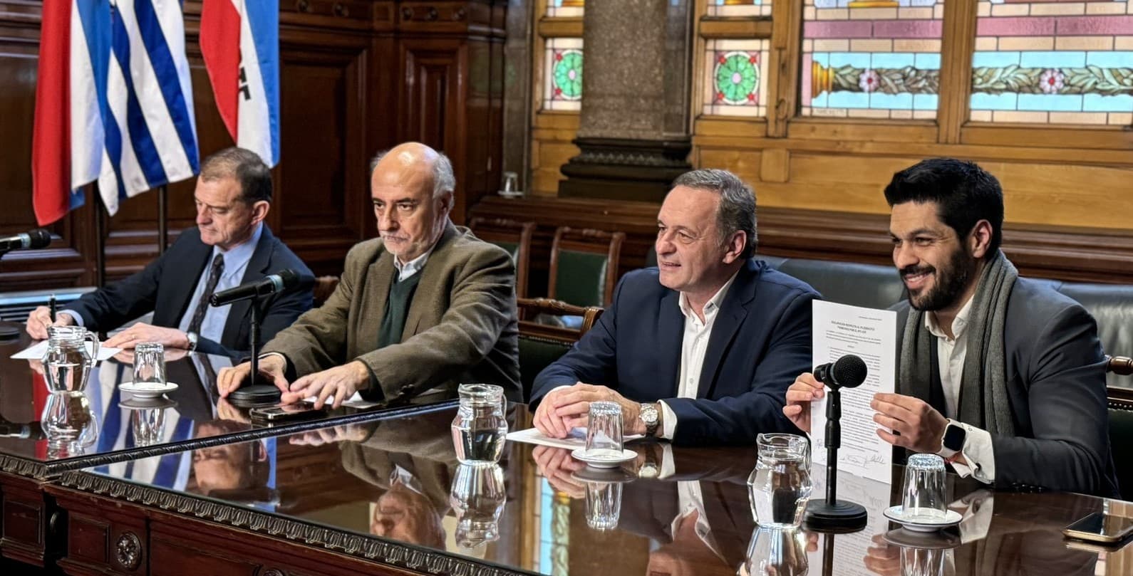 Documento y 4 firmas: no al plebiscito