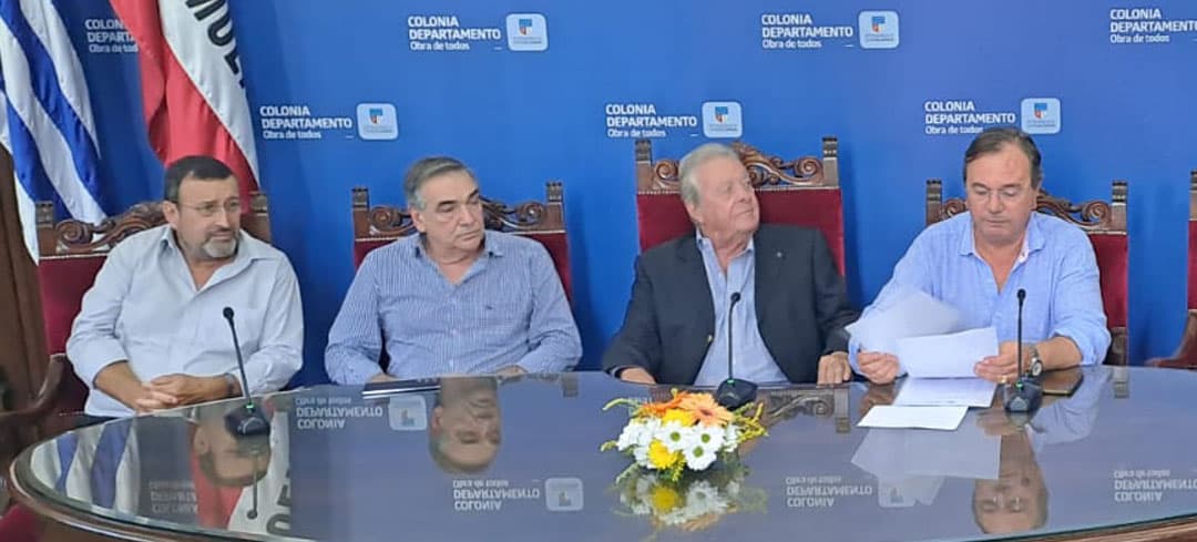 MTOP firmó 6 Convenios Sociales en Colonia: 11.800.000 pesos en total