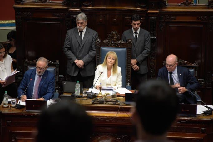 Senadores asumieron las bancas de este nuevo período: De Lima y Viera por Colonia