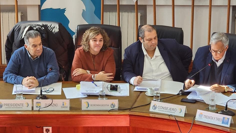 Intendentes evalúan propuesta de directores de tránsito sobre el Permiso Único Nacional de Conducir por Puntos
