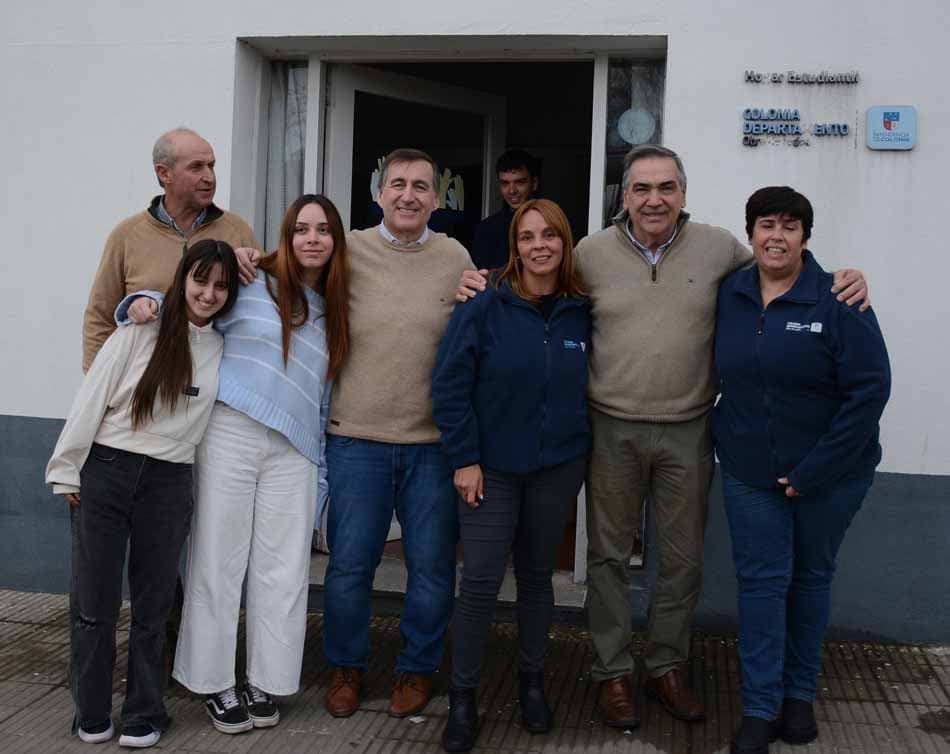 Intendente Rodríguez visitó Centro Esperanza y Hogar Estudiantil en Colonia