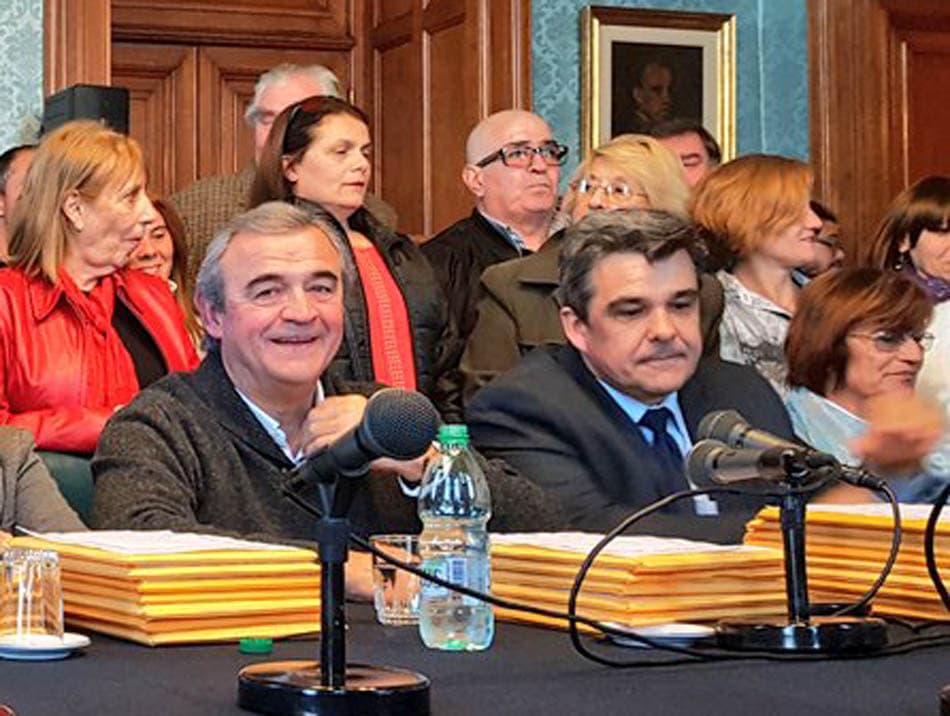 Camy entregó 10.000 firmas para "Vivir sin miedo"