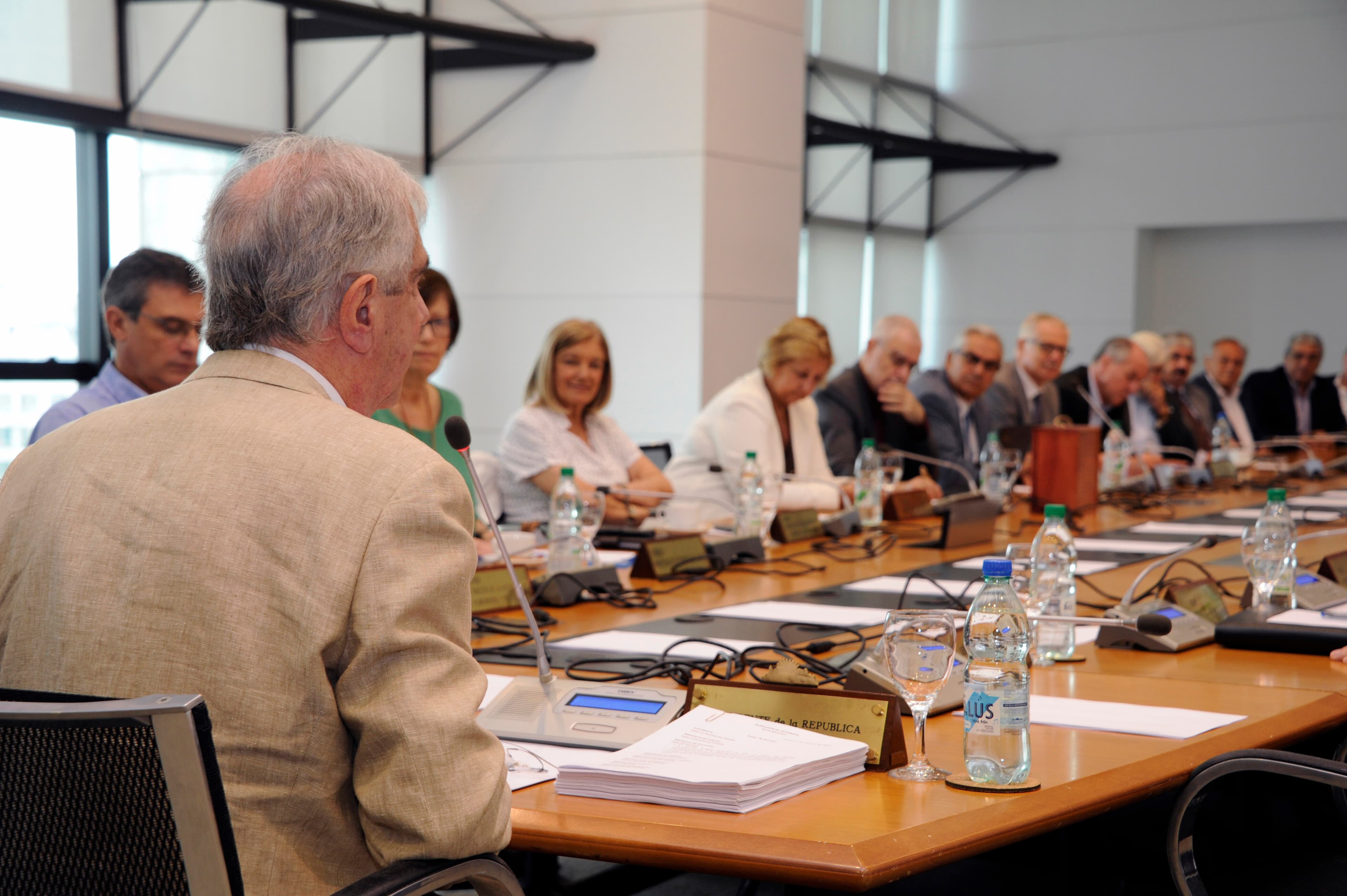 Presidente Vázquez encabezó el último Consejo de Ministros