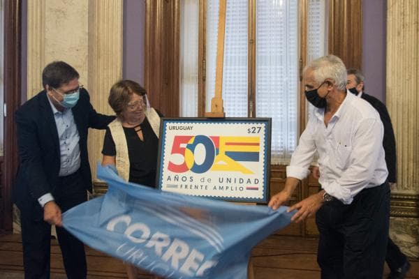 Sello conmemorativo: 50 años del Frente Amplio
