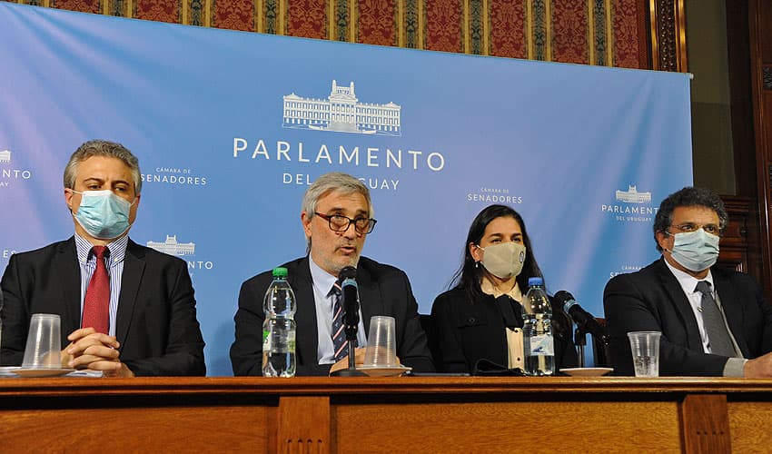 Economía y Finanzas solicitó activación de cláusula que permite elevar tope de deuda