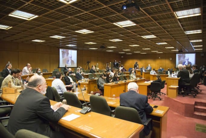 Debates sobre la evolución democrática en Uruguay
