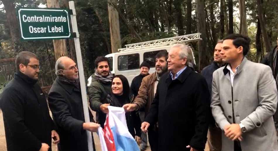 Una calle en Nueva Helvecia se llama ahora "Contralmirante Oscar Lebel"