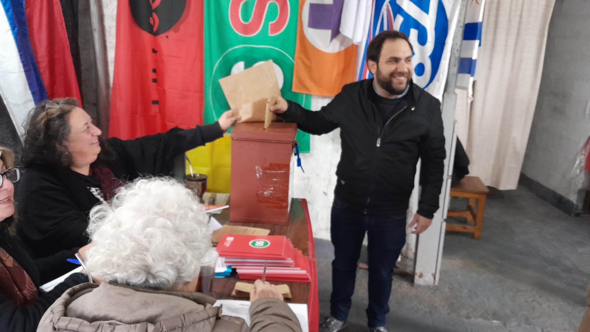 Civila continúa siendo Secretario General del Partido Socialista