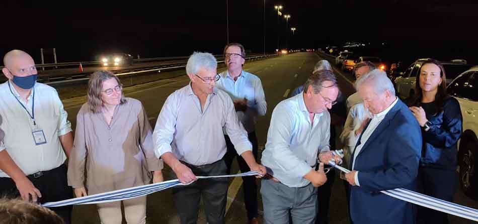 Se inauguraron luminarias en la entrada a La Paz