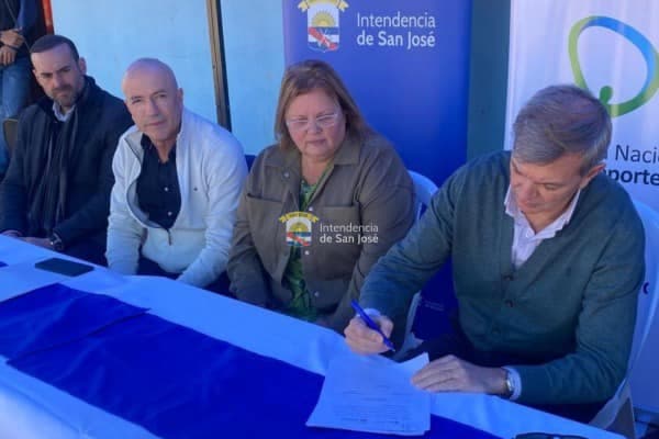 San José: Convenios para mejorar infraestructura deportiva en Ecilda Paullier y Ciudad del Plata