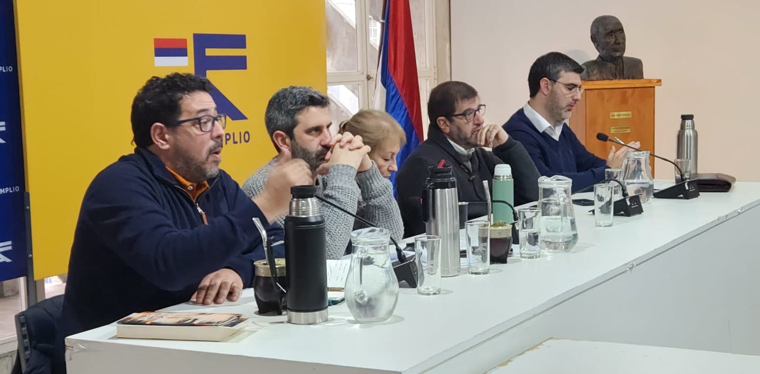 La bancada de diputados del FA comienza el lunes a reunirse con los diferentes ministerios, previo al ingreso del Presupuesto Nacional