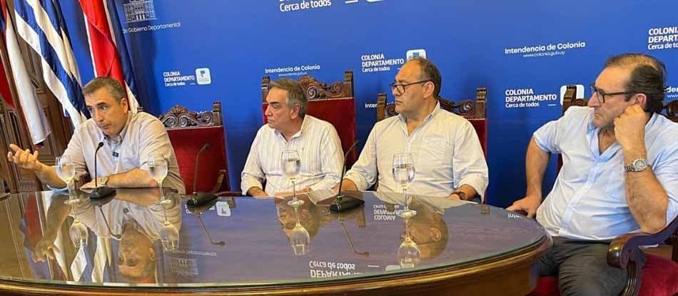 Avanza la obra de saneamiento de OSE en la rambla de Colonia