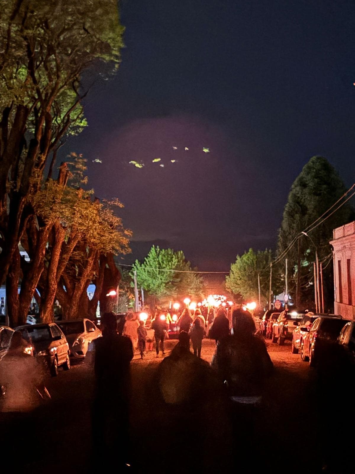La Paz (CP) vivió su tradicional Desfile de Antorchas en el 167° aniversario